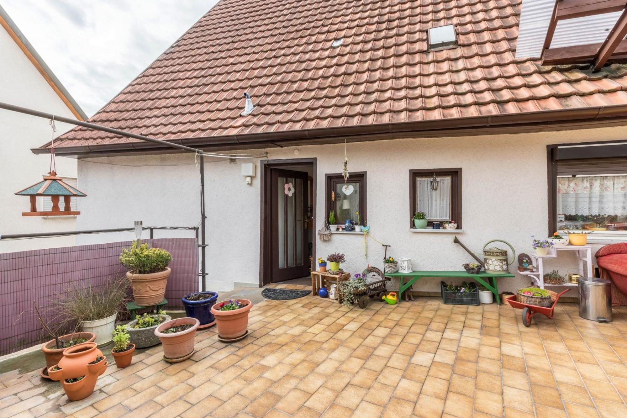 Apartmenthaus Ferienwohnungen Sila Weinstadt Exterior photo