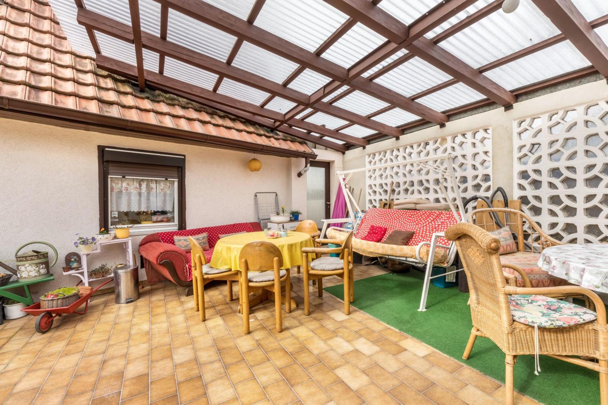 Apartmenthaus Ferienwohnungen Sila Weinstadt Exterior photo